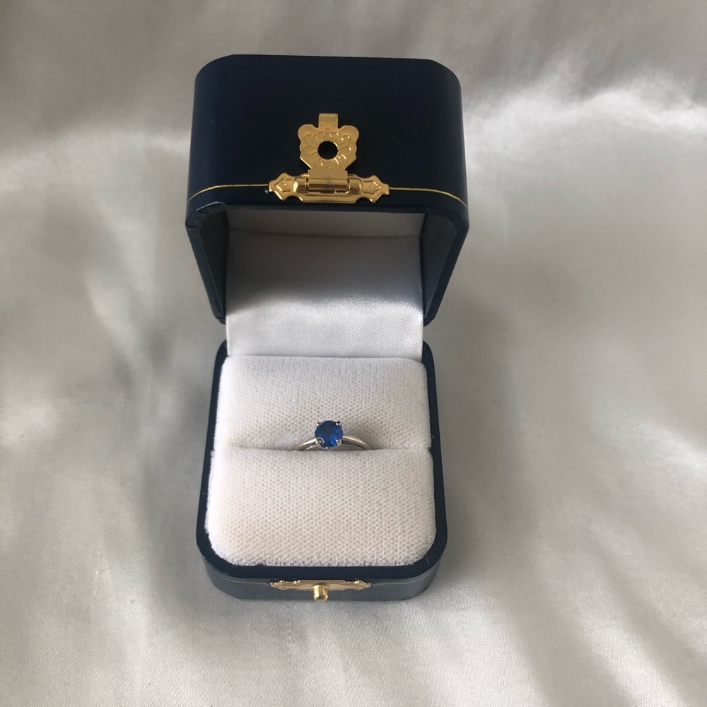 Sapphire ring